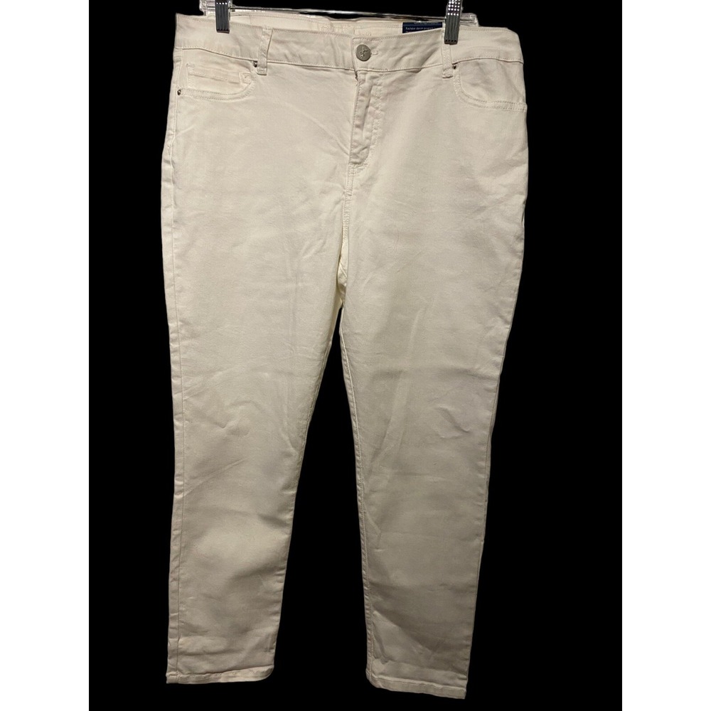 Resteber new size 16 white Roma 36 x 26 cropped capris stretch